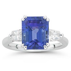 Tanzanite & Diamond Ring 18kt White Gold